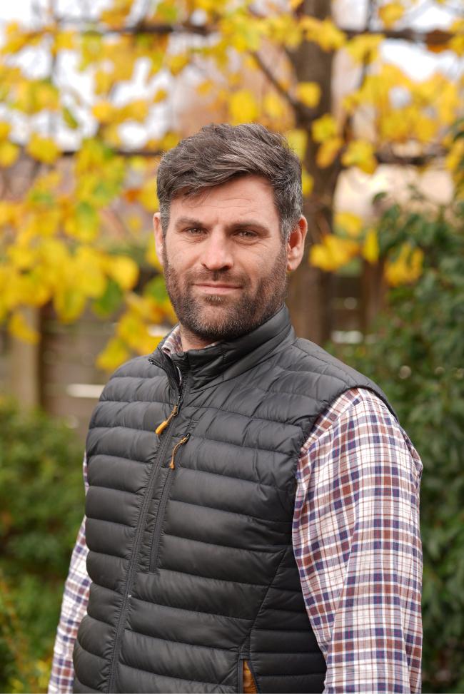 Mikev Miller headshot